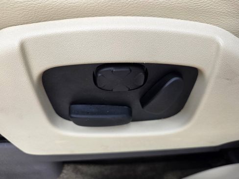 Used 2016 Lincoln MKT AWD w/ Equipment Group 201A image 12