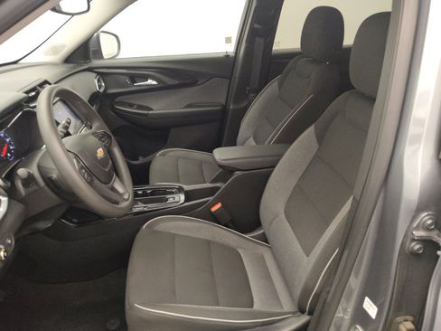Used 2021 Chevrolet TrailBlazer LT w/ Convenience Package FWD image 17