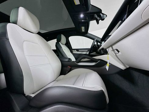 New 2026 Porsche Cayenne Coupe image 29