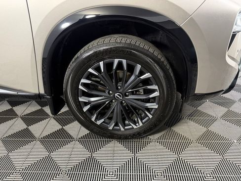 Used 2025 Nissan Rogue Platinum w/ Platinum Premium Package FWD image 11