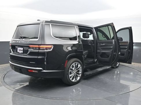 Used 2023 Jeep Grand Wagoneer Series II AWD/4WD image 44