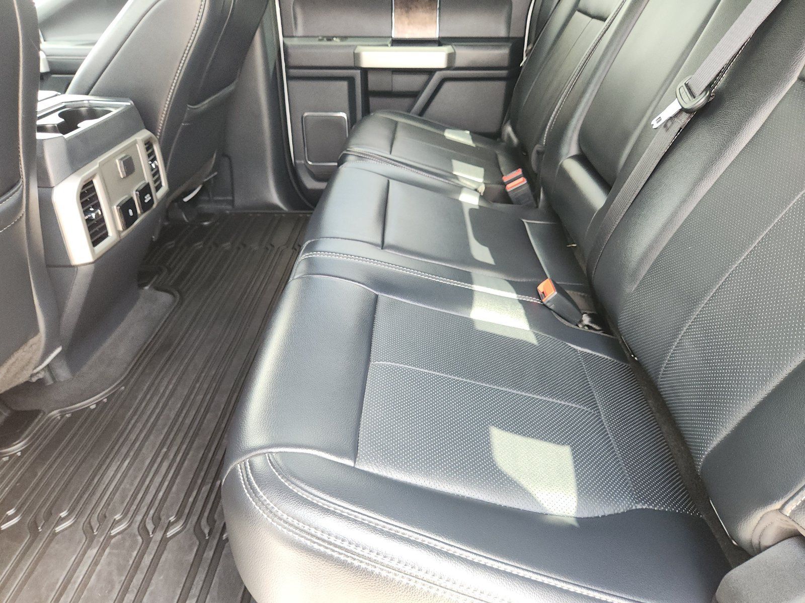 Certified 2022 Ford F250 Lariat w/ Lariat Value Package AWD/4WD image 35