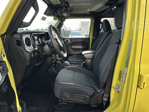 Used 2024 Jeep Wrangler Sport S image 13