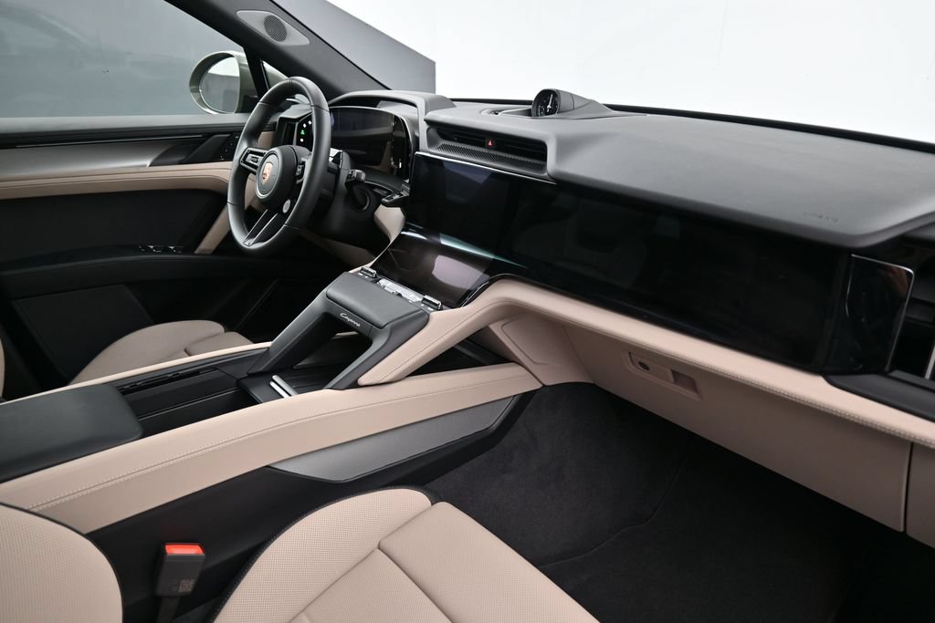 Certified 2026 Porsche Cayenne Electric AWD/4WD image 14