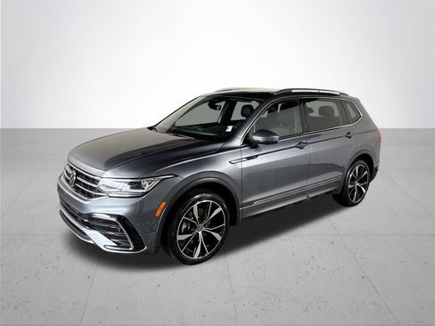 Used 2022 Volkswagen Tiguan SEL R-Line image 2