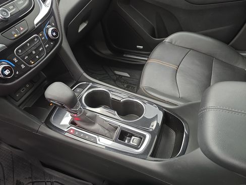 Used 2022 Chevrolet Equinox Premier image 24