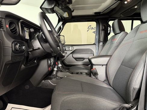 Used 2025 Jeep Wrangler Unlimited Rubicon image 11