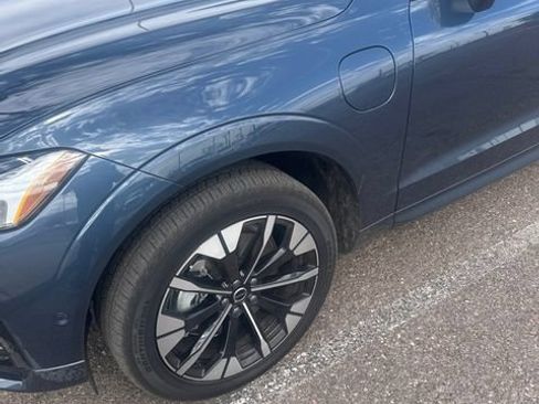 Used 2026 Volvo XC60 T8 Plus w/ Protection Package Premier AWD/4WD image 3
