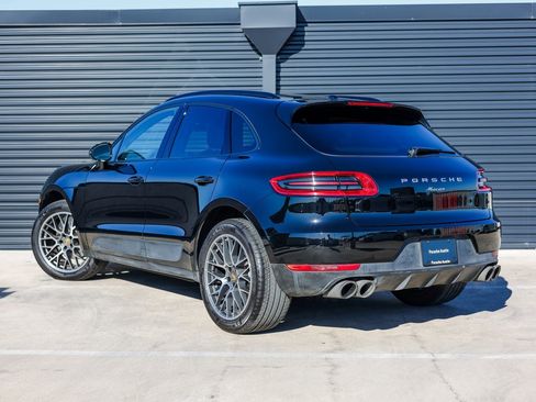 Certified 2018 Porsche Macan Sport Edition image 3