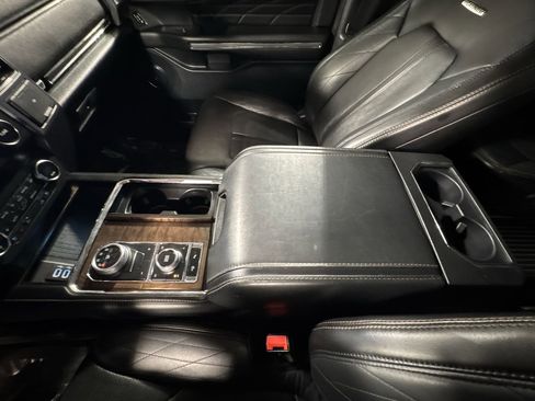 Used 2019 Ford Expedition Max Platinum image 21