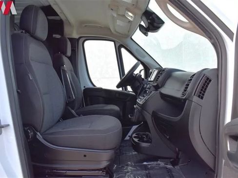 Used 2025 RAM ProMaster 2500 w/ U-Haul Equipment Group FWD image 31
