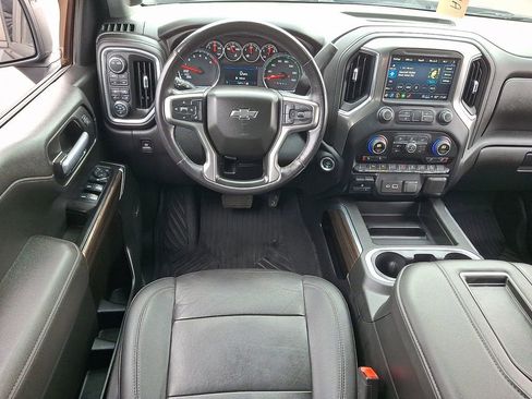 Used 2021 Chevrolet Silverado 1500 LT Trail Boss w/ Convenience Package II image 11