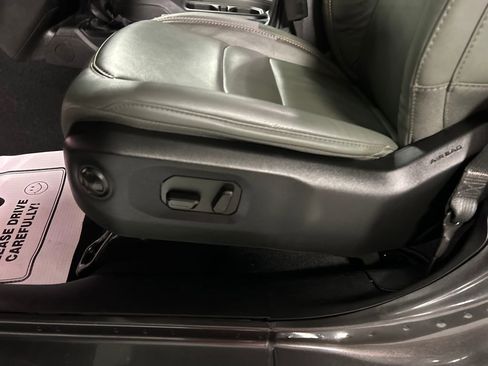 Used 2024 Jeep Gladiator Mojave AWD/4WD image 13