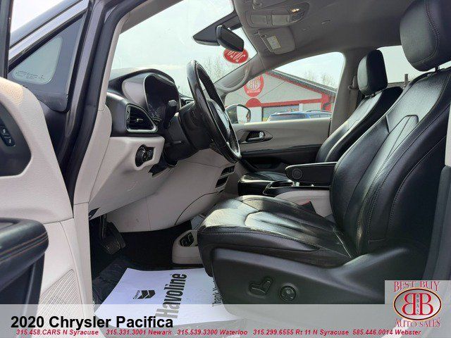 Used 2020 Chrysler Pacifica Touring-L w/ Tire & Wheel Group FWD image 12