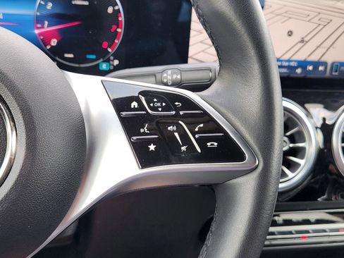 Certified 2025 Mercedes-Benz GLA 250 4MATIC image 21