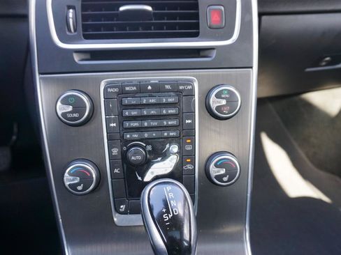 Used 2014 Volvo S60 T5 FWD image 21
