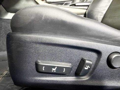 Used 2014 Lexus IS 250 w/ Luxury Package w/Gray Wood RWD image 33