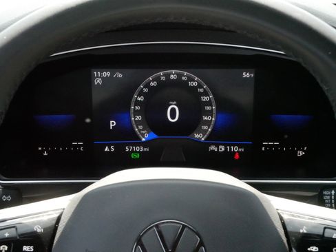 Certified 2022 Volkswagen Tiguan SE R-Line image 21