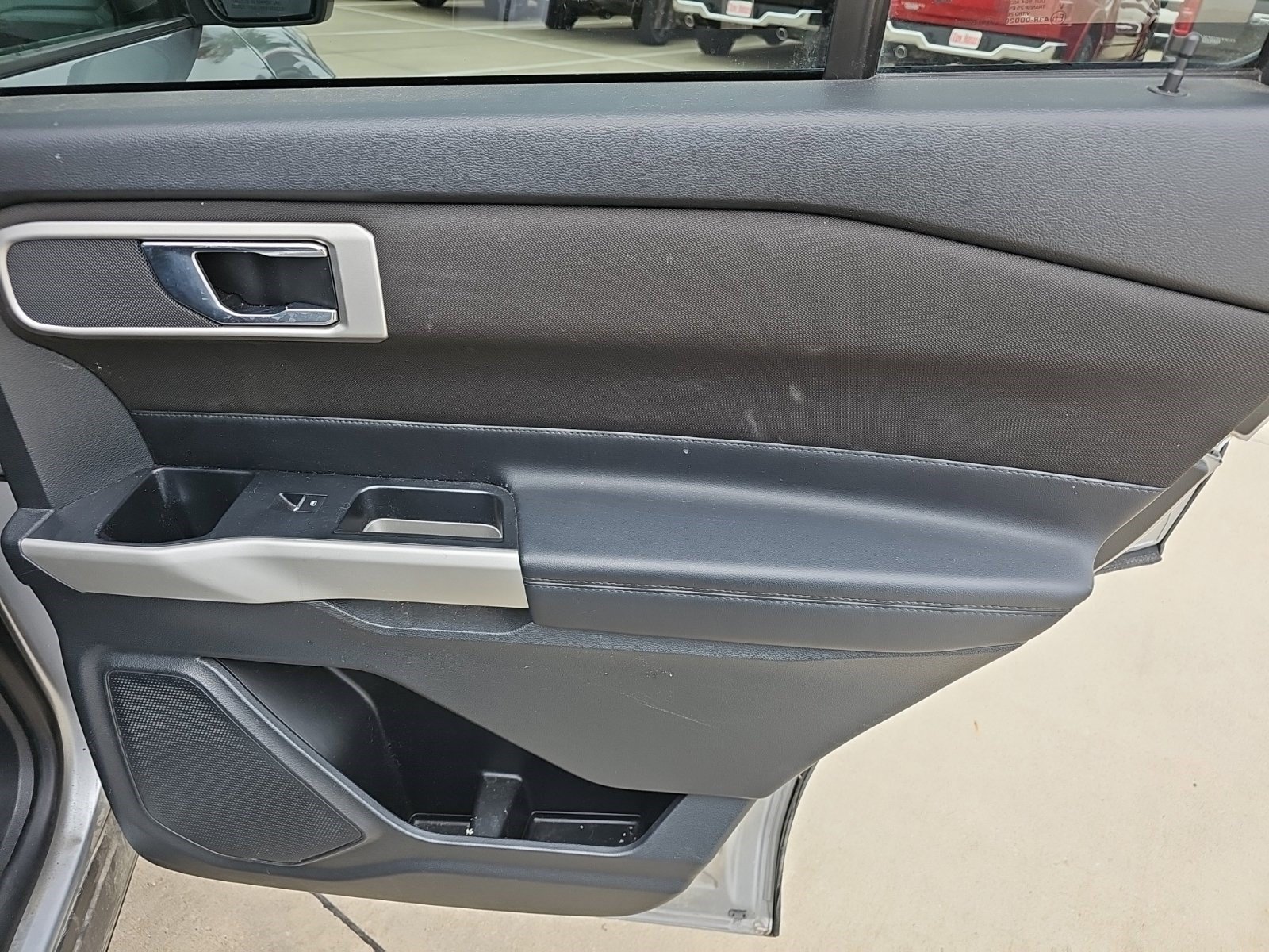 Used 2020 Ford Explorer XLT AWD/4WD image 15