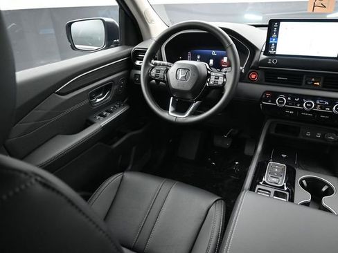 New 2026 Honda Pilot Touring image 10