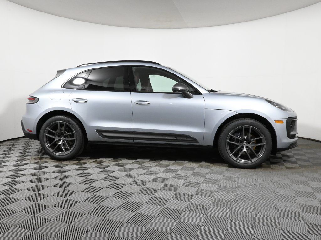 Used 2026 Porsche Macan AWD/4WD image 8