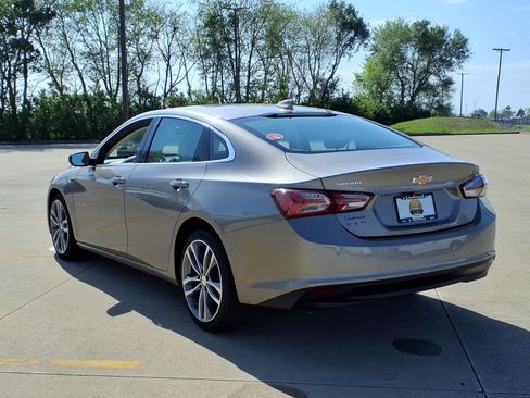 Used 2024 Chevrolet Malibu LT FWD image 3