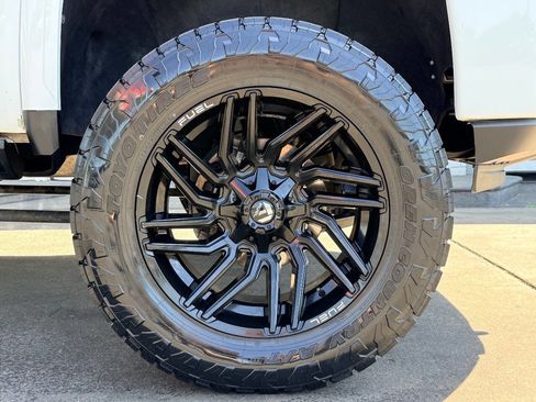 Used 2023 GMC Sierra 2500 AT4 w/ AT4 Premium Plus Package AWD/4WD image 14