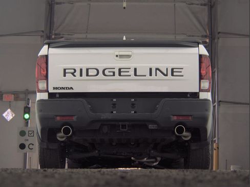 Used 2024 Honda Ridgeline Black Edition image 6