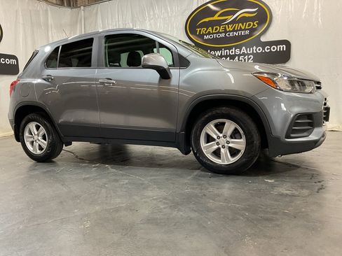 Used 2020 Chevrolet Trax LS w/ Tint and Cruise Package FWD image 12