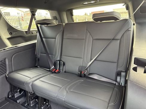 New 2026 Chevrolet Suburban Premier AWD/4WD image 27