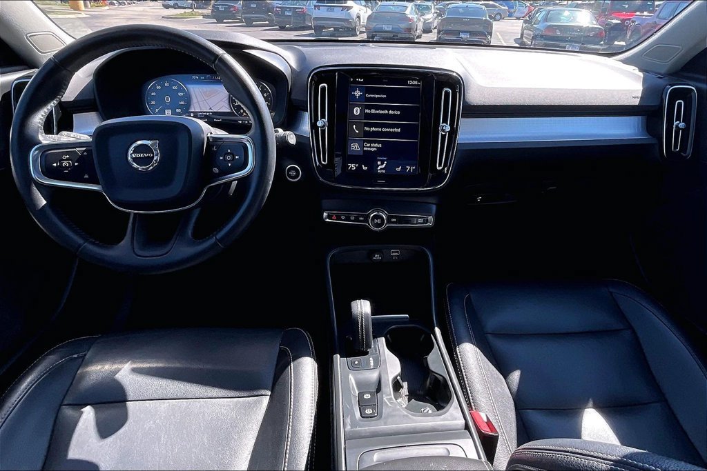 Used 2019 Volvo XC40 T5 Momentum AWD/4WD image 18