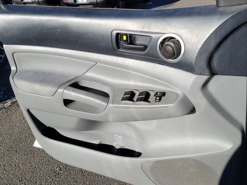 Used 2006 Toyota Tacoma Base image 7