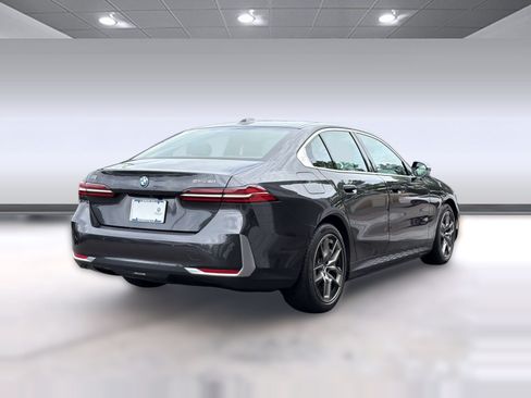 Certified 2024 BMW i5 eDrive40i w/ Premium Package RWD image 9