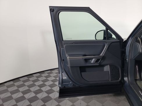 Used 2022 Rivian R1S Launch Edition image 16