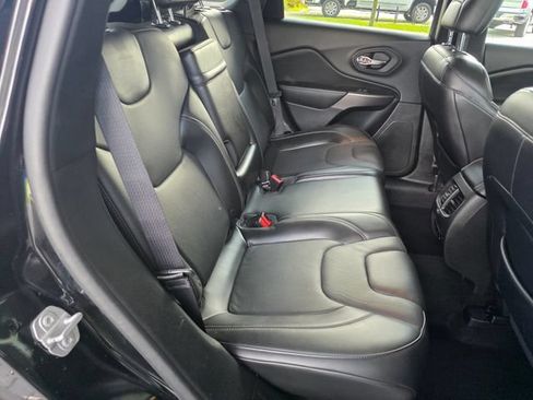 Used 2019 Jeep Cherokee Limited AWD/4WD image 14