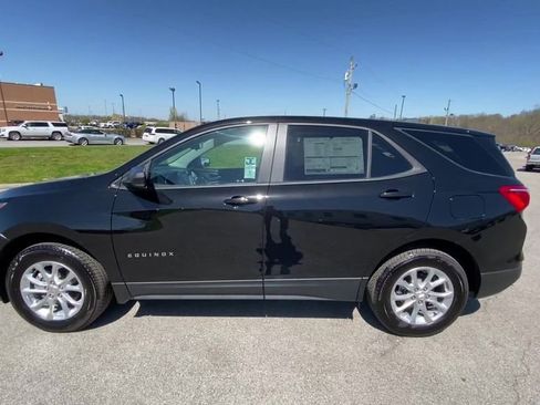 Used 2021 Chevrolet Equinox LS w/ LS Convenience Package AWD/4WD image 5