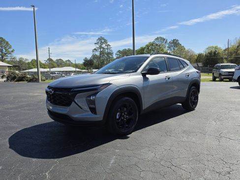 New 2026 Chevrolet Trax LT w/ Driver Confidence Package image 8