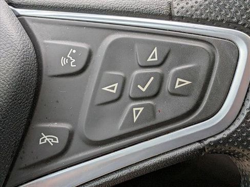 Used 2022 Chevrolet Malibu LT image 13