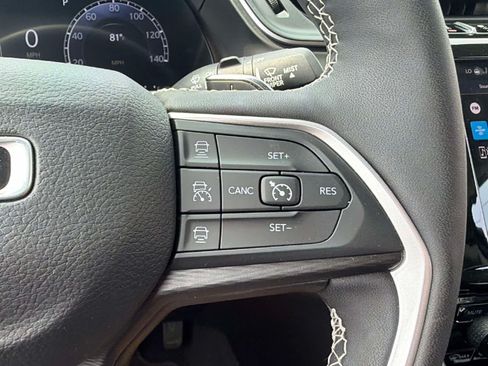 Used 2023 Jeep Grand Cherokee Laredo w/ Luxury Tech Group I AWD/4WD image 24
