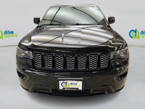 Used 2017 Jeep Grand Cherokee Altitude image 15