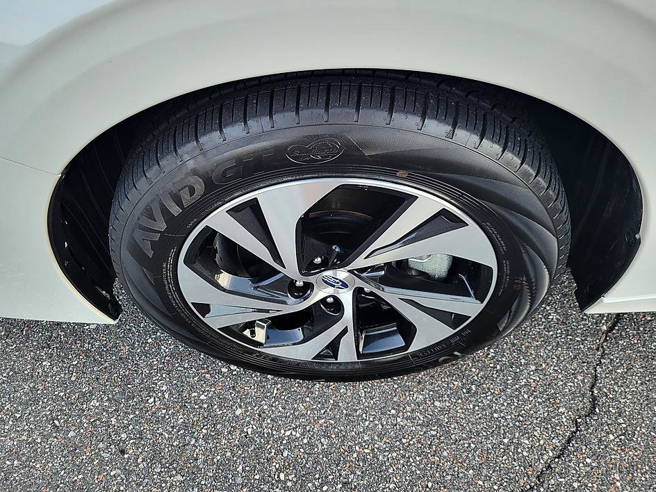 Used 2025 Subaru Legacy Premium AWD/4WD image 9