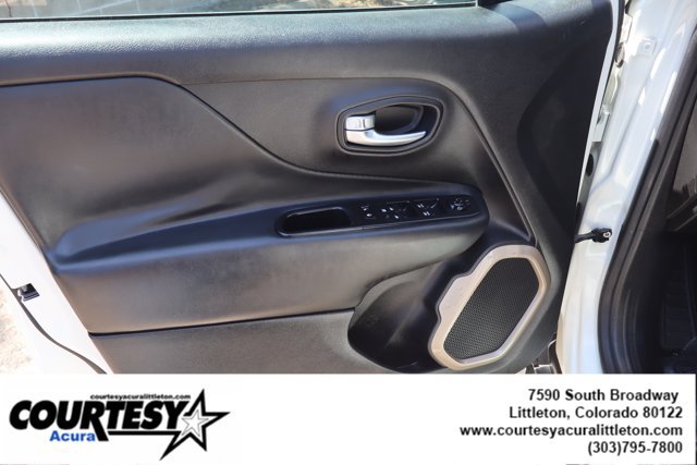 Used 2015 Jeep Renegade Limited AWD/4WD image 23