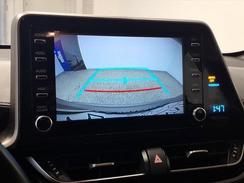 Used 2019 Toyota C-HR XLE image 14