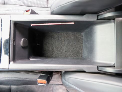 Used 2025 Toyota Camry XSE FWD image 28