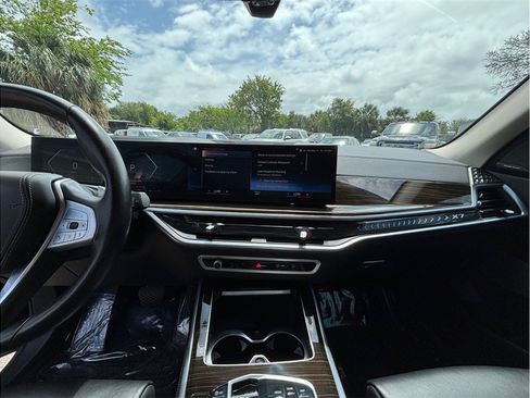 Used 2023 BMW X7 xDrive40i AWD/4WD image 11