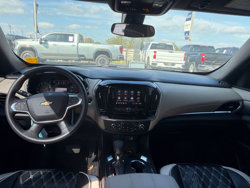 Used 2022 Chevrolet Traverse LS FWD image 5