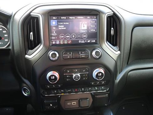 Used 2022 GMC Sierra 2500 AT4 w/ AT4 Preferred Package image 23