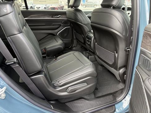New 2026 Jeep Grand Cherokee L Limited AWD/4WD image 12