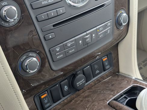 Used 2016 INFINITI QX80 4WD w/ Driver's Assistance Package image 32