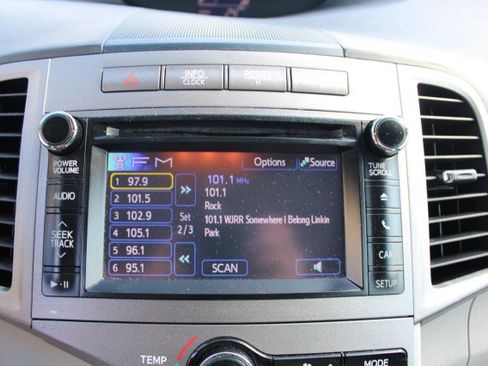 Used 2014 Toyota Venza LE w/ LE Convenience Package FWD image 30